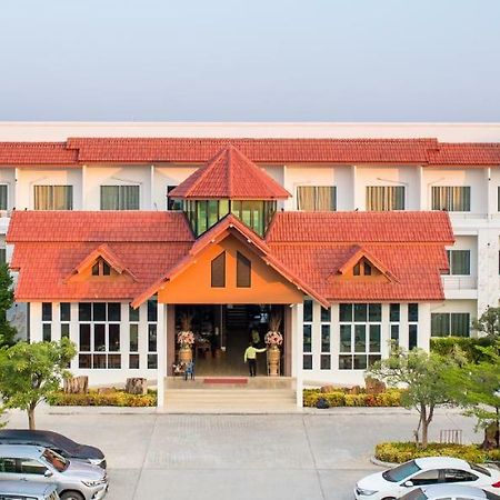 Silayok Grand Hotel Tak Buitenkant foto