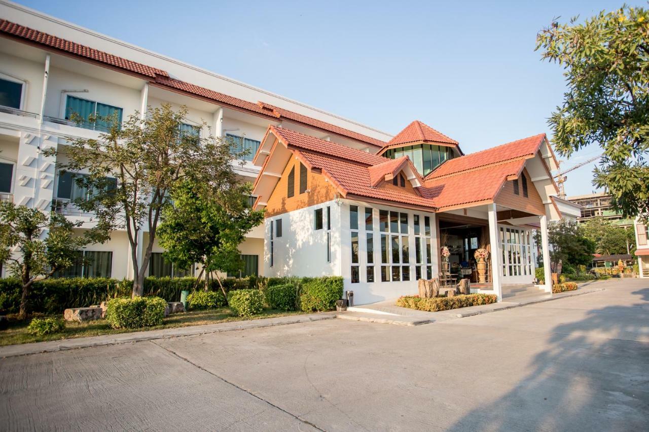 Silayok Grand Hotel Tak Buitenkant foto